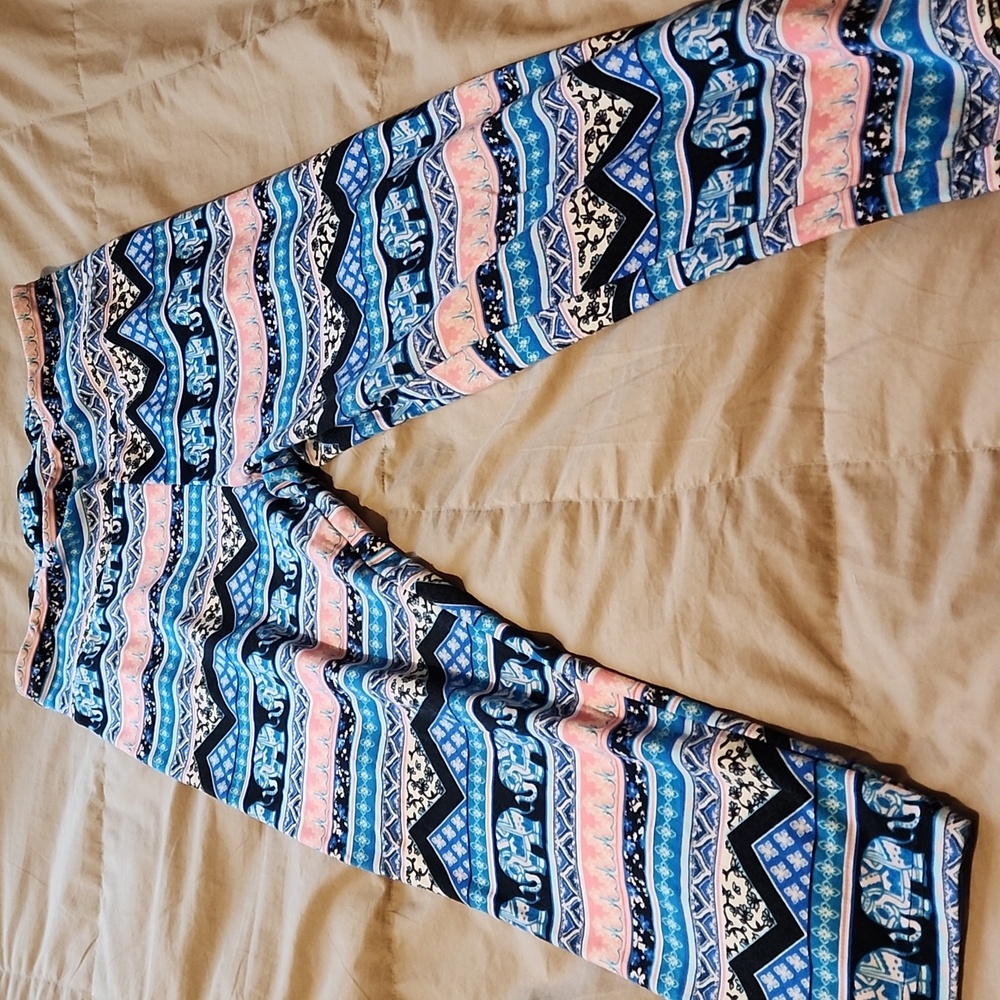 No Boundaries Multicolor Patterned Leggings